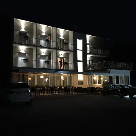 Infinity Hotel 2*