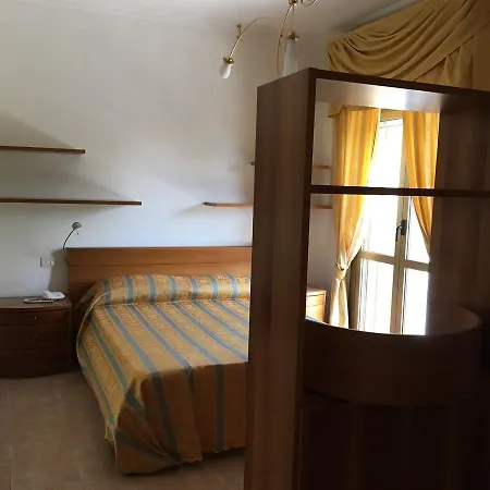 Infinity ホテル 2*