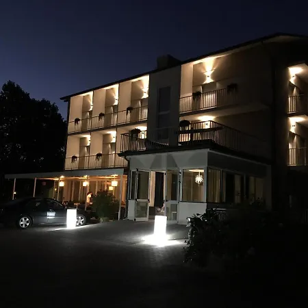 Infinity 2* Cervia