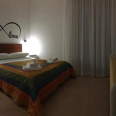 Infinity Hotel 2*
